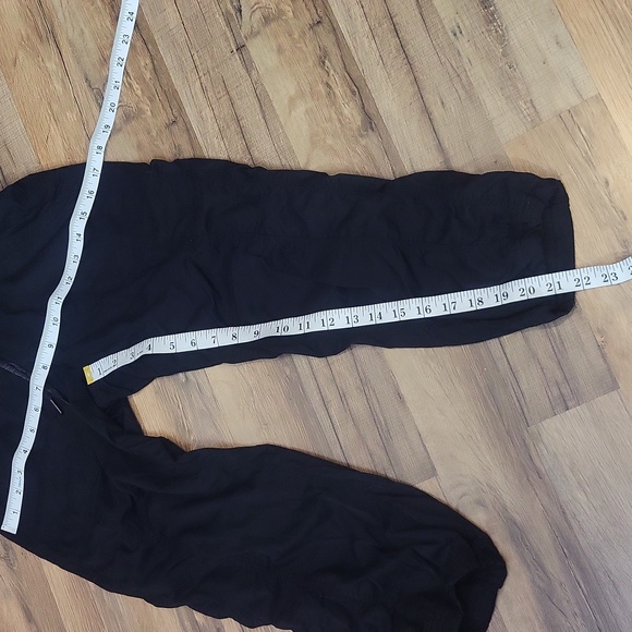 THE NORTH FACE Black Aprodite 2.0 Capris - Picture 12 of 16